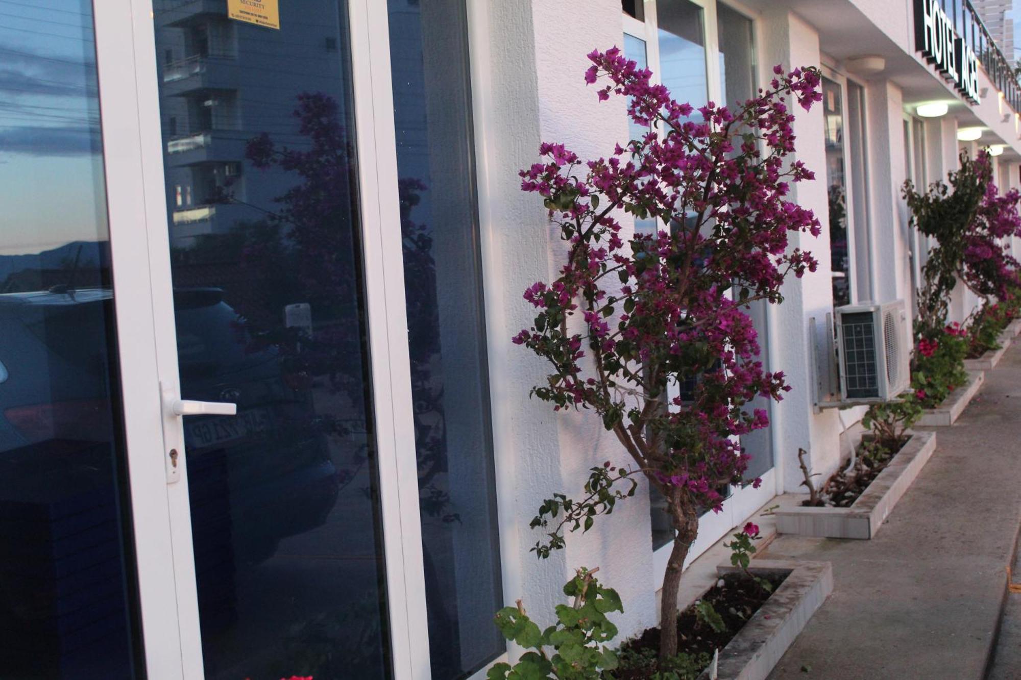 Hotel Agel Sarandë Exterior foto